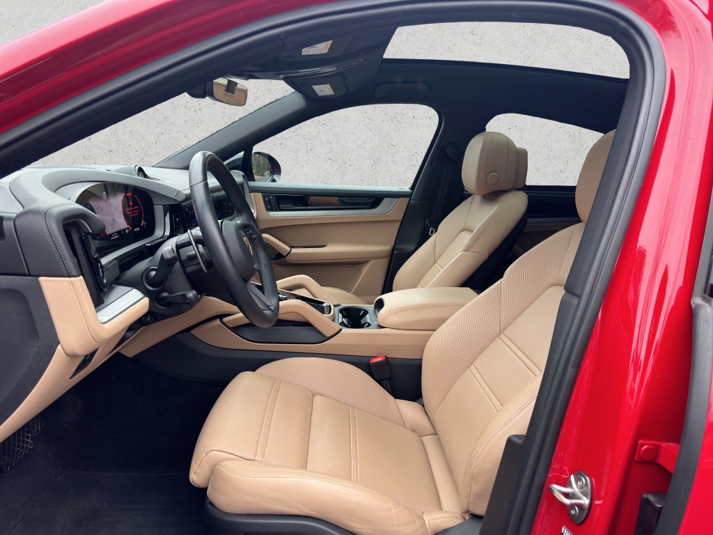 2024 Porsche Cayenne Coupe photo 9