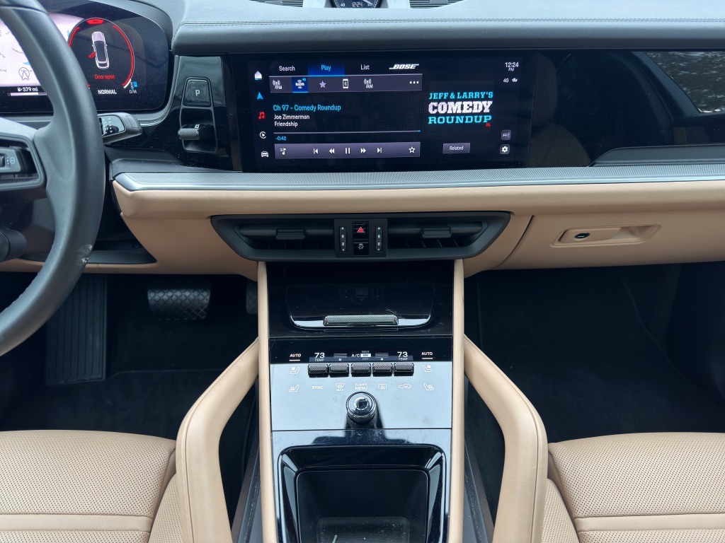 2024 Porsche Cayenne Coupe photo 16