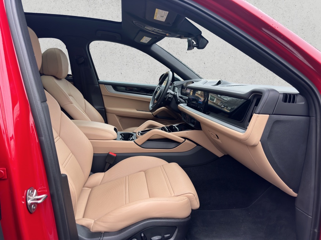 2024 Porsche Cayenne Coupe photo 17