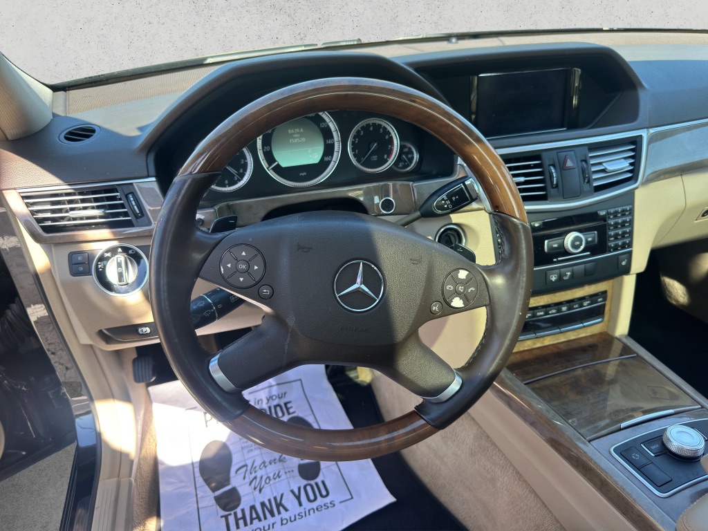 2011 Mercedes-Benz E-Class E350 4MATIC Luxury photo