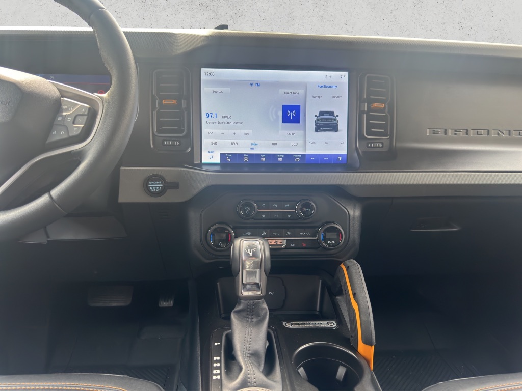 2023 Ford Bronco Black Diamond photo