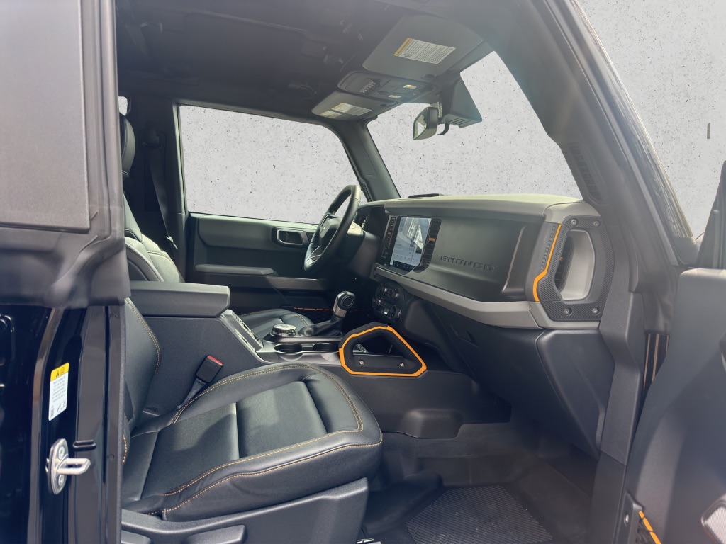2023 Ford Bronco Black Diamond photo