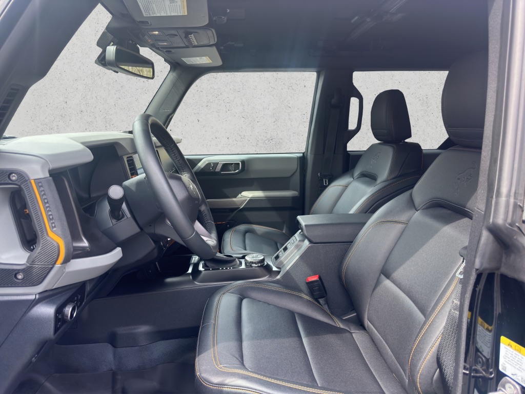 2023 Ford Bronco Black Diamond photo
