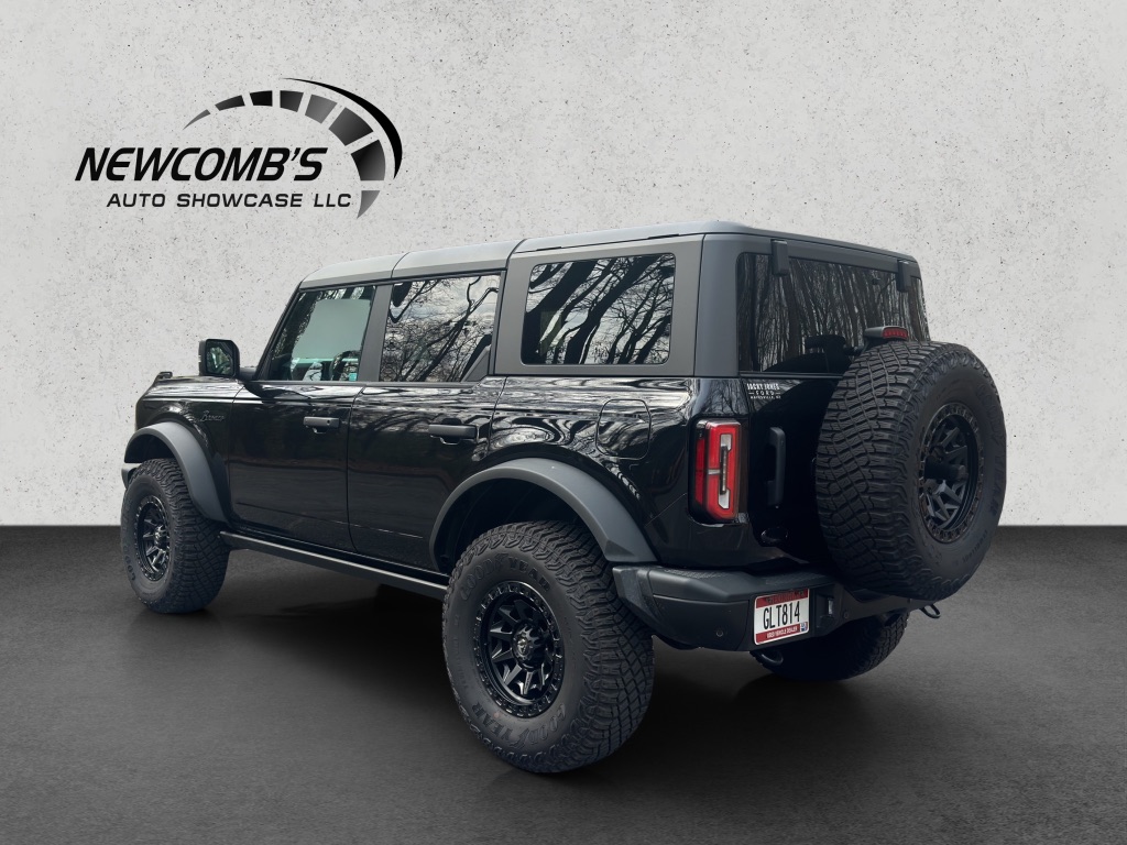 2023 Ford Bronco Black Diamond photo
