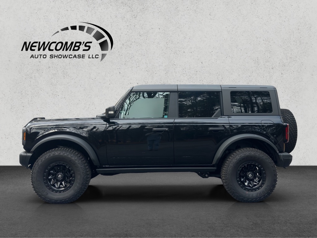 2023 Ford Bronco Black Diamond photo