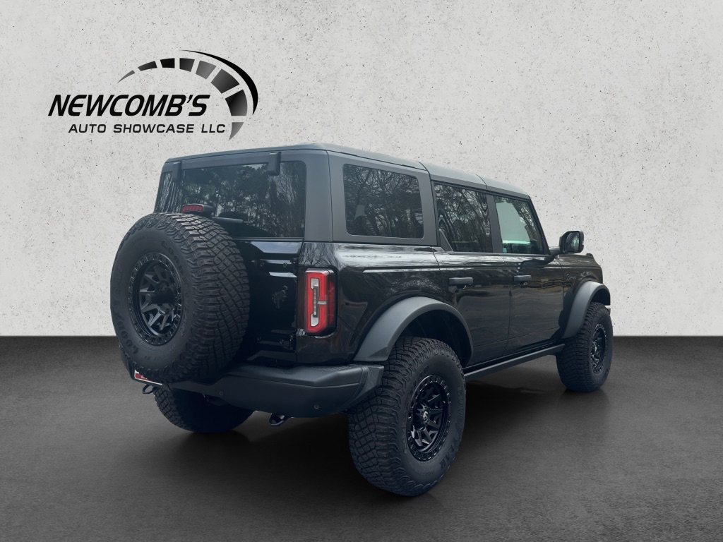 2023 Ford Bronco Black Diamond photo