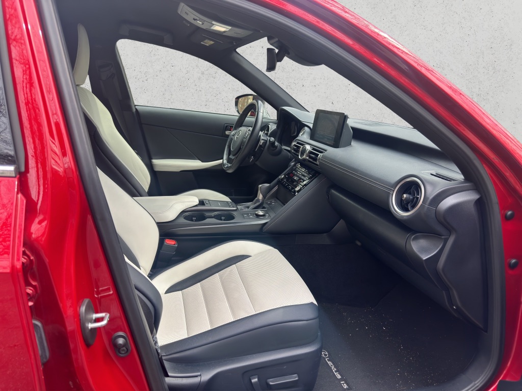 2021 Lexus IS 350 photo