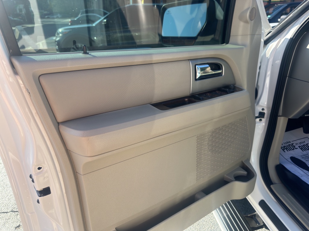2010 Ford Expedition Limited photo