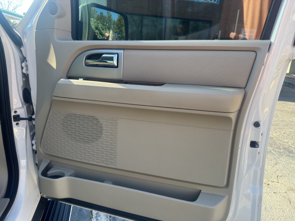 2010 Ford Expedition Limited photo