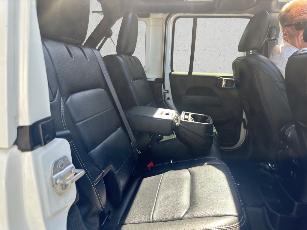 2019 Jeep Wrangler Unlimited Sahara photo