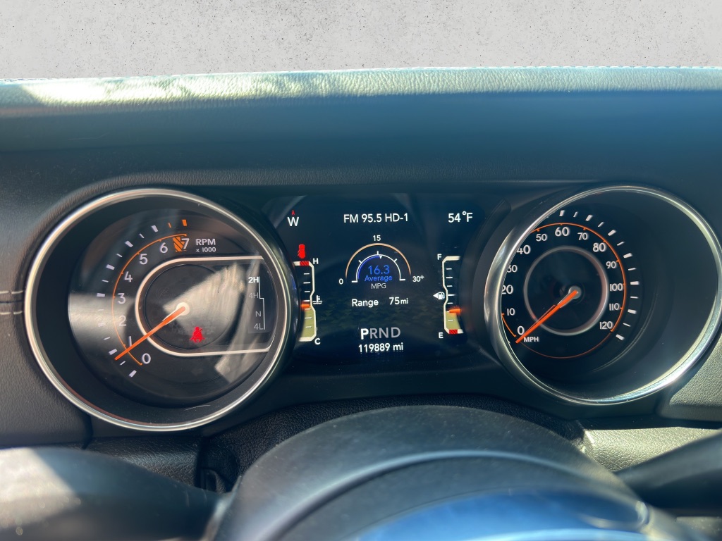 2019 Jeep Wrangler Unlimited Sahara photo