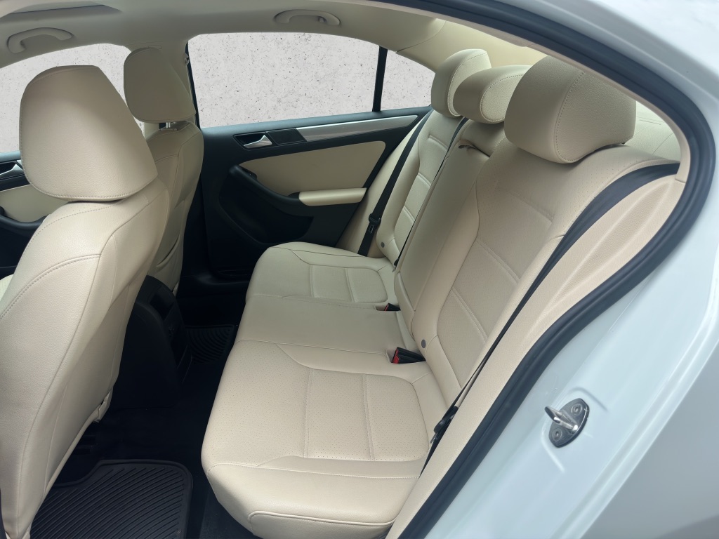 2017 Volkswagen Jetta SE photo