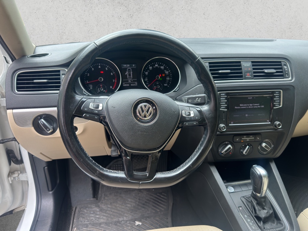 2017 Volkswagen Jetta SE photo