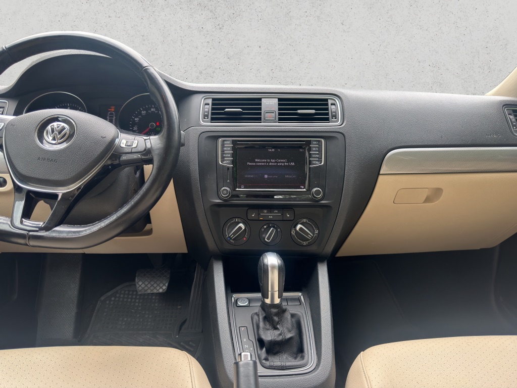 2017 Volkswagen Jetta SE photo