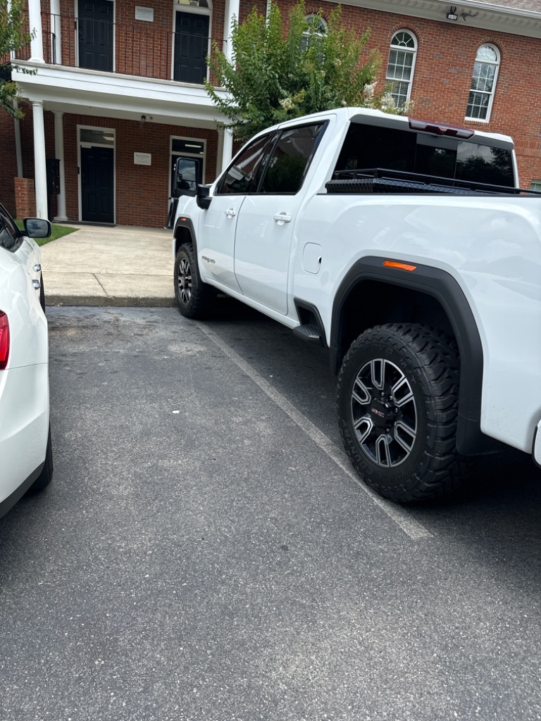 2023 GMC Sierra Hd - $75,000