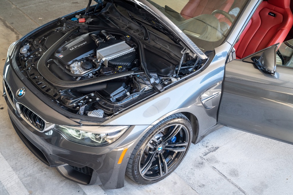 2020 BMW M4 photo