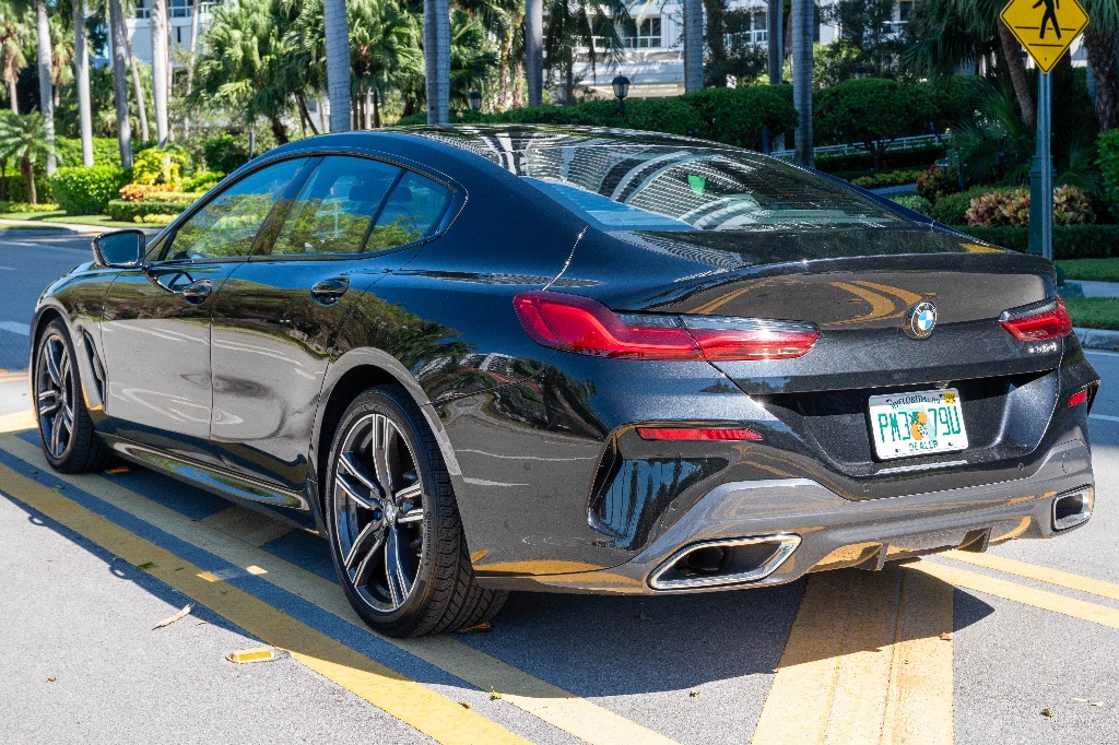 2023 BMW 8-Series 840i Grn Coupe photo