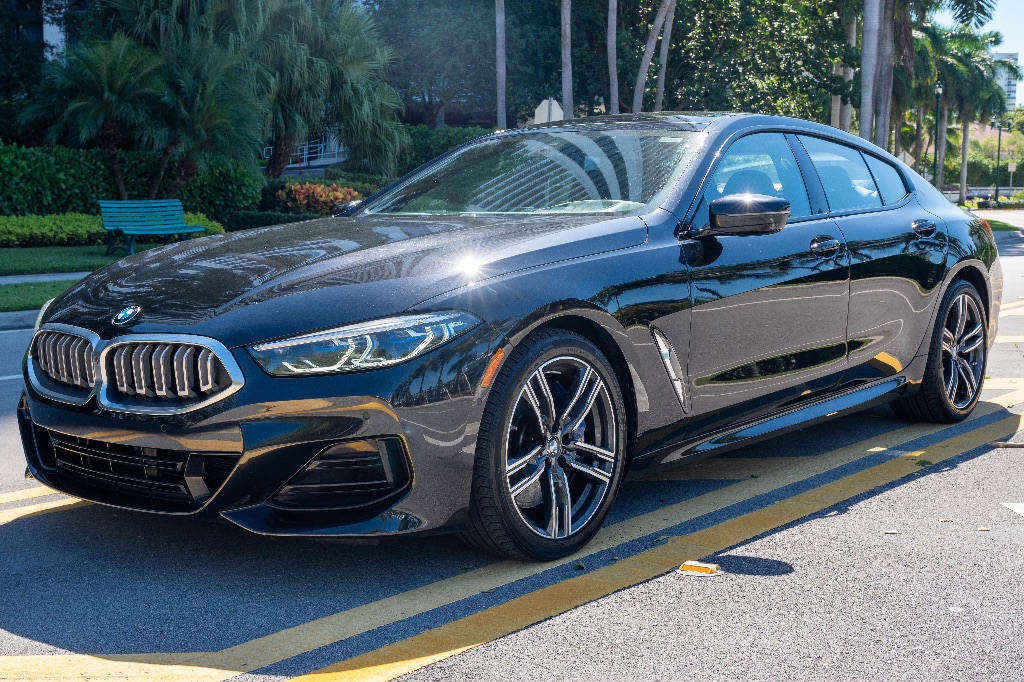 The 2023 BMW 8-Series 840i Grn Coupe photos