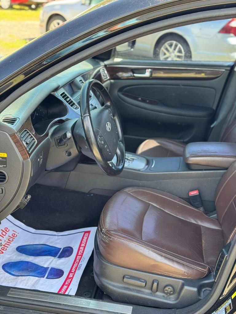 2013 Hyundai Genesis 3.8L photo