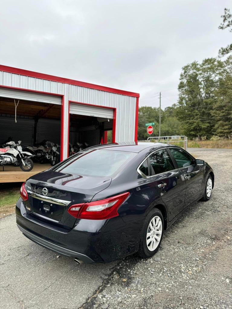 2018 Nissan Altima - $6,300