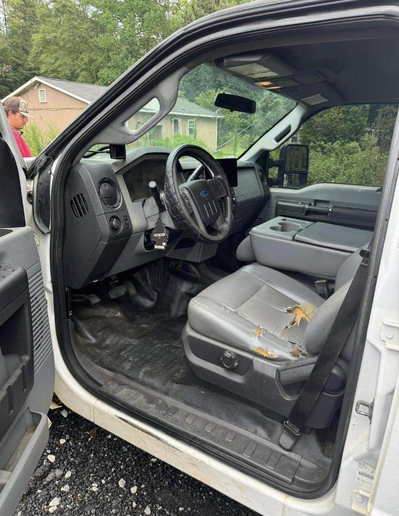 2014 Ford F-350 - $28,000