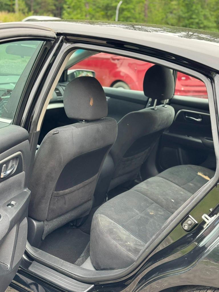 2015 Nissan Altima - $6,000