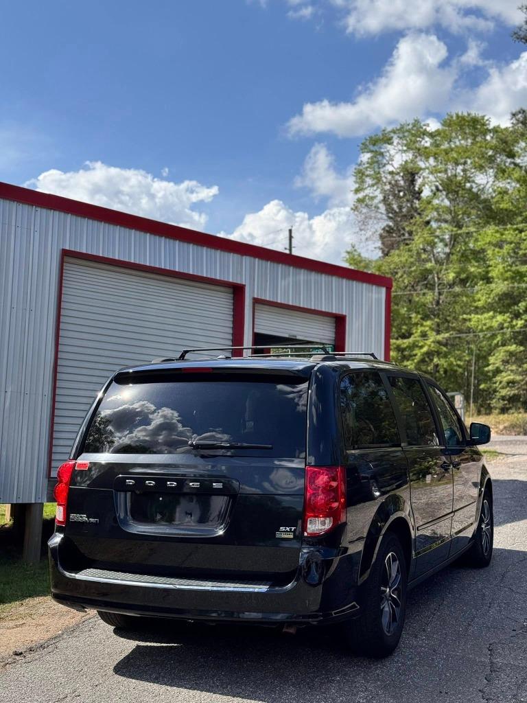 2017 Dodge Grand Caravan - $6,000