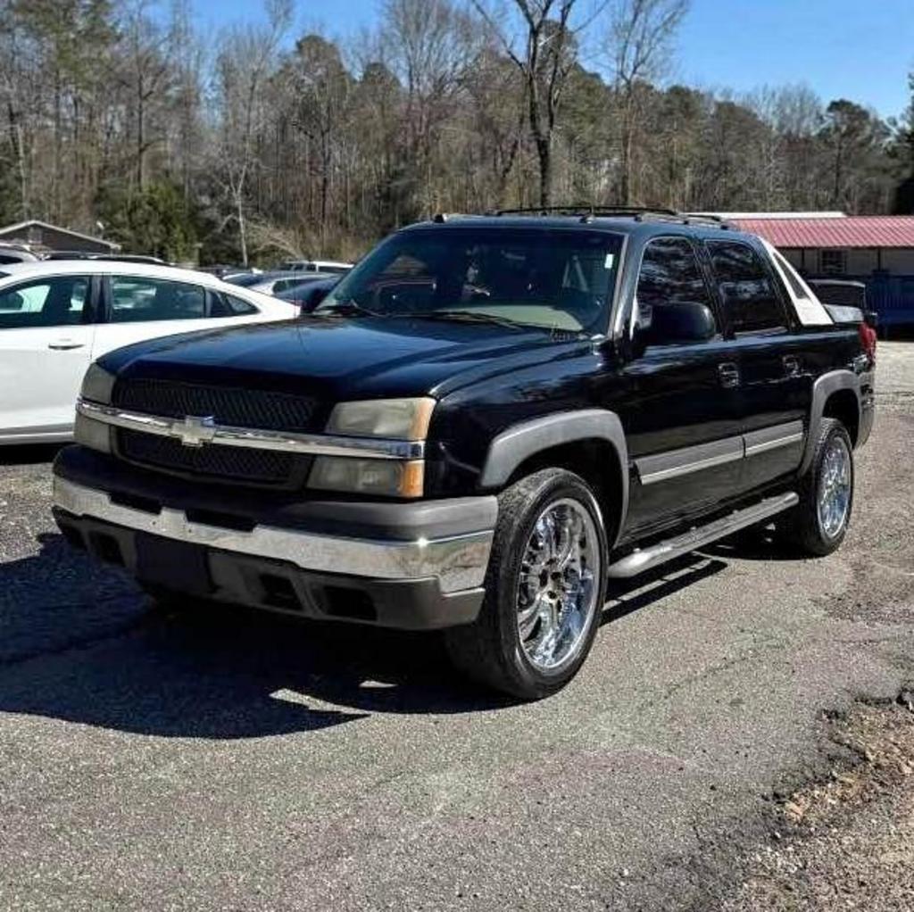 2005 Chevrolet Avalanche 1500 LS photo