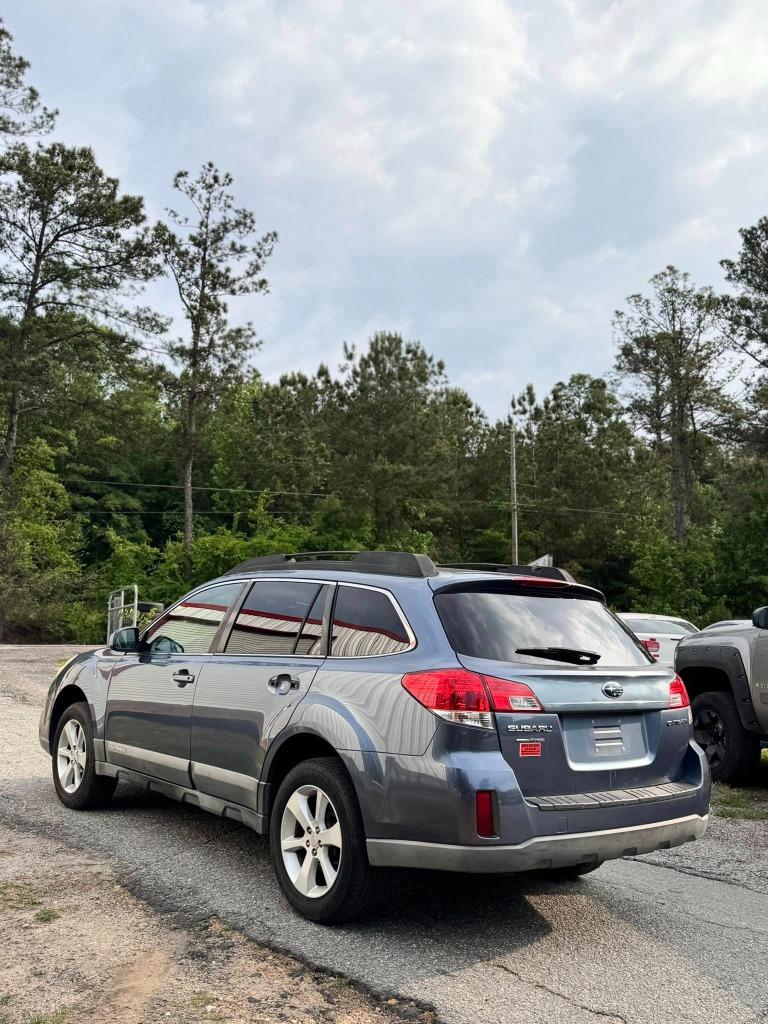 2013 Subaru Outback - $4,000