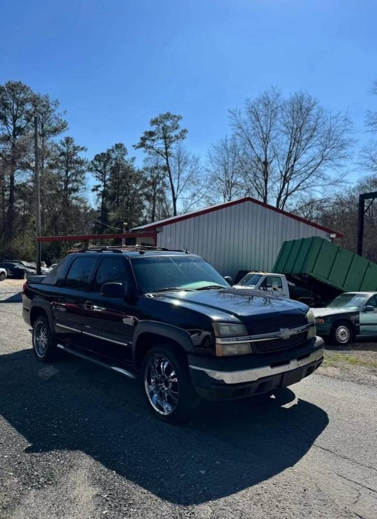2005 Chevrolet Avalanche 1500 LS photo
