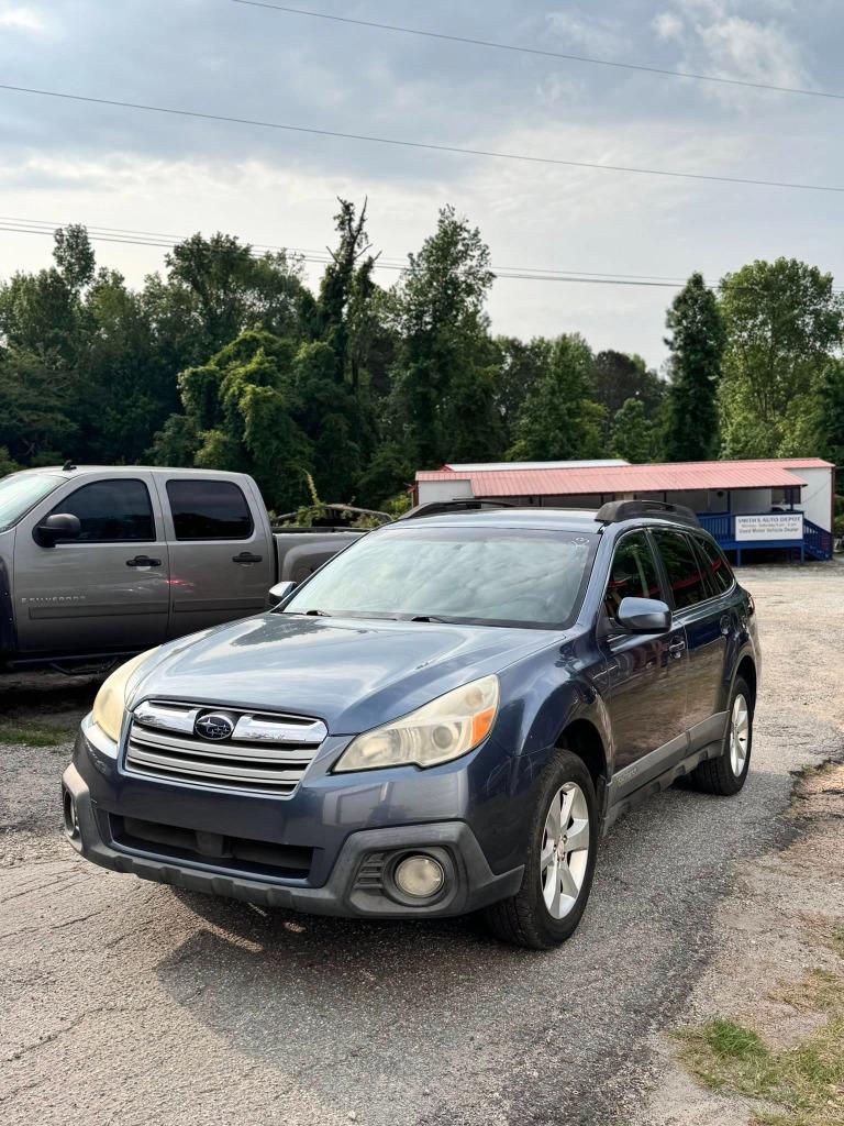 2013 Subaru Outback - $4,000
