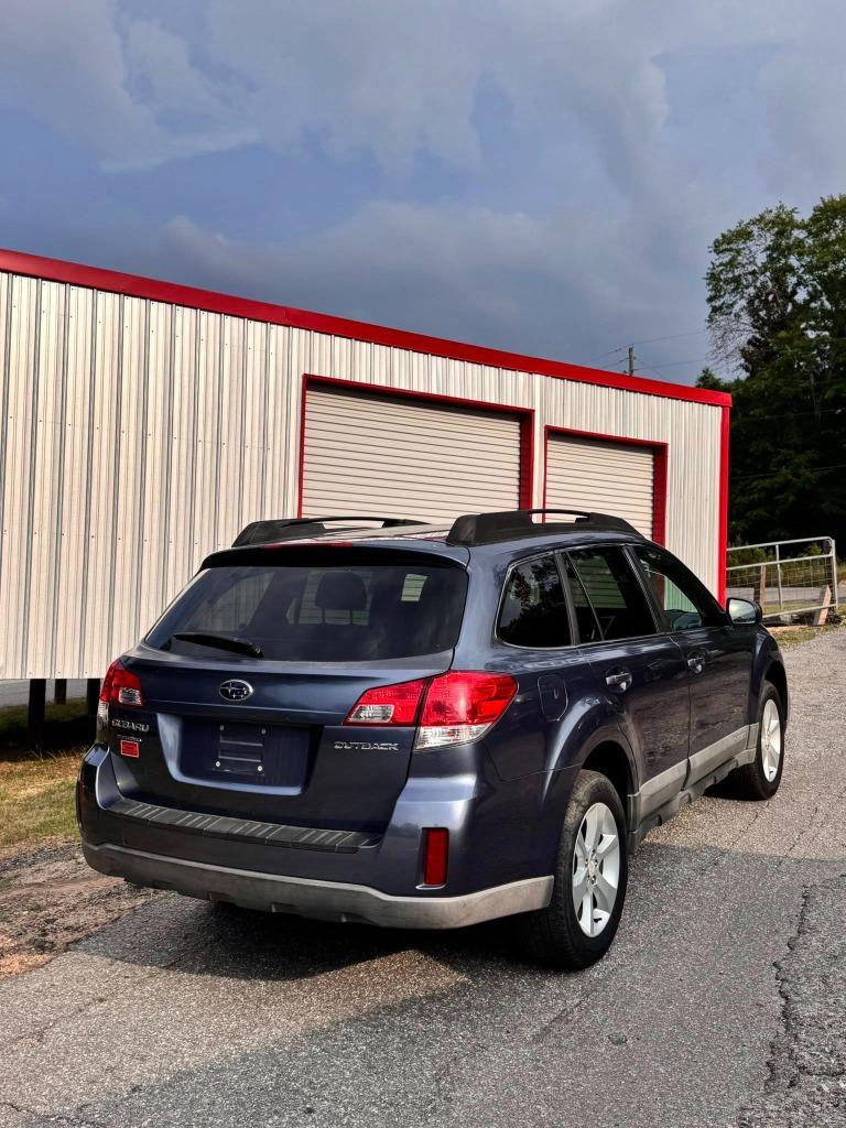 2013 Subaru Outback - $4,000