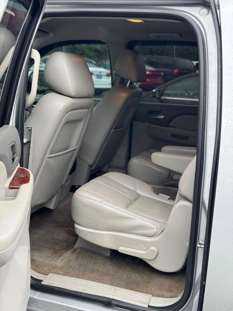 2013 Chevrolet Suburban LT 1500 photo
