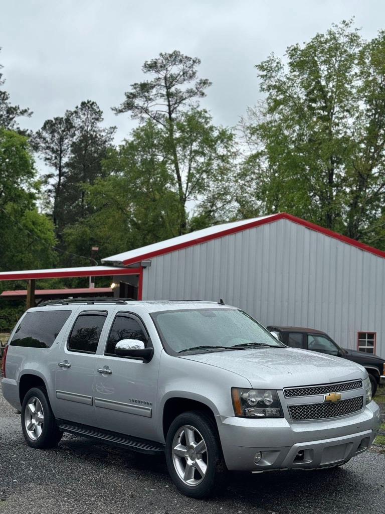 2013 Chevrolet Suburban LT 1500 photo
