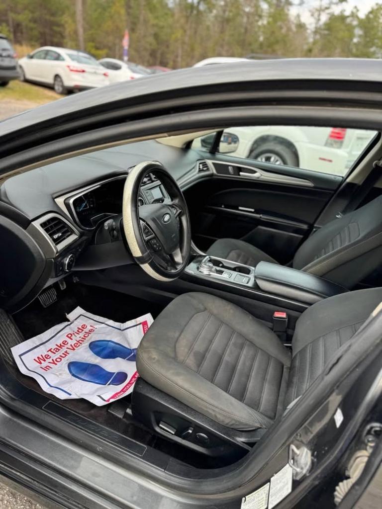 2017 Ford Fusion SE photo