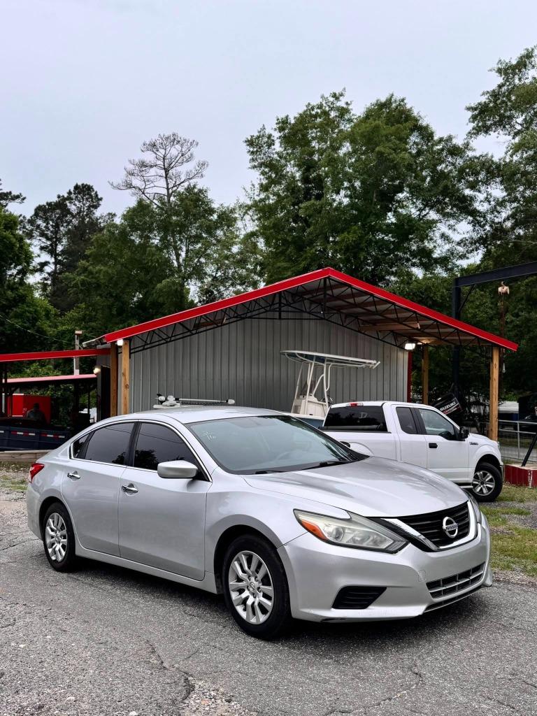 2016 Nissan Altima - $4,800