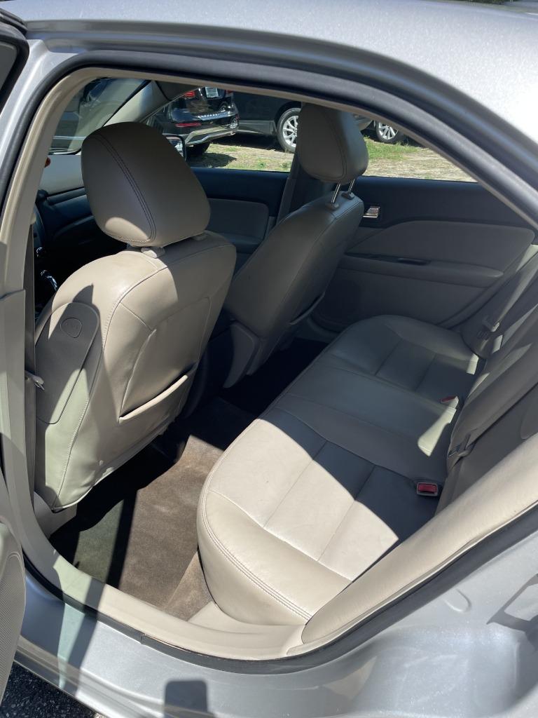2010 Ford Fusion SEL photo