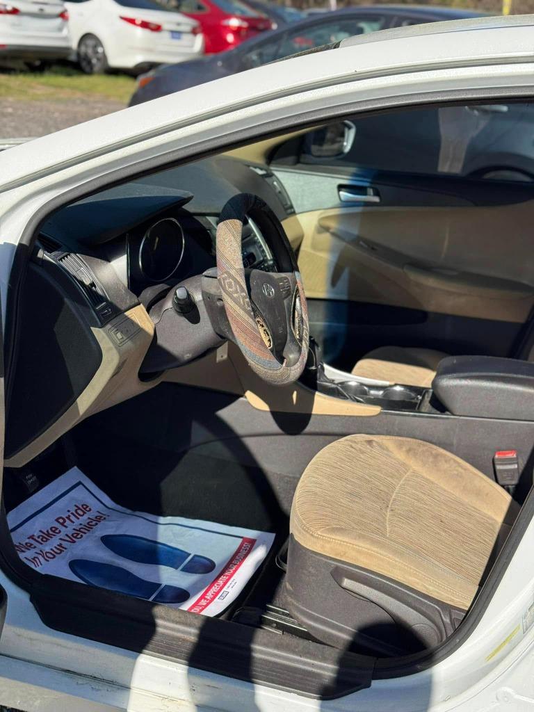 2011 Hyundai Sonata GLS photo