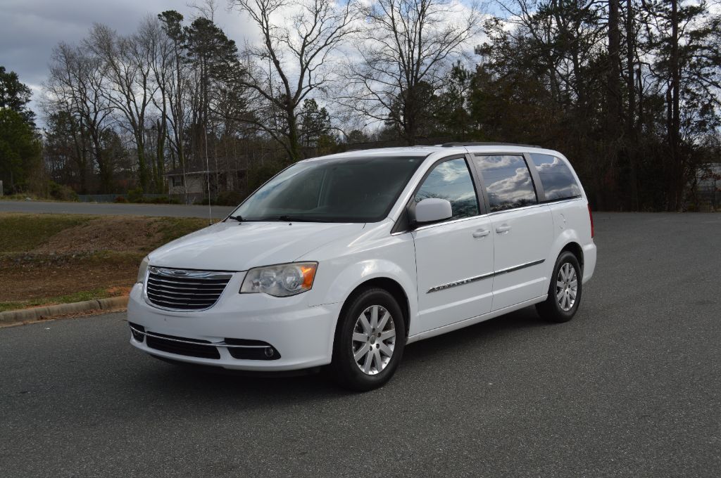 2014 Chrysler Town & Country Touring photo
