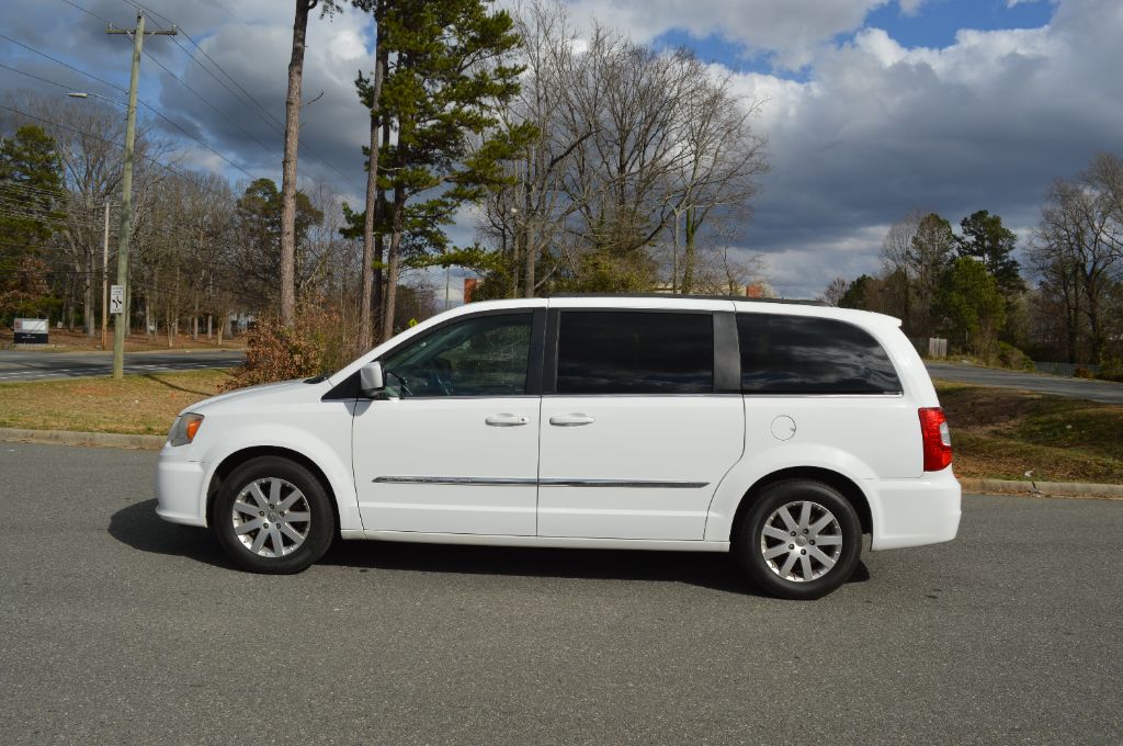 2014 Chrysler Town & Country Touring photo