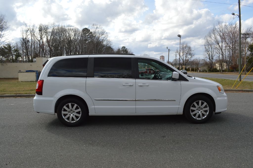 2014 Chrysler Town & Country Touring photo