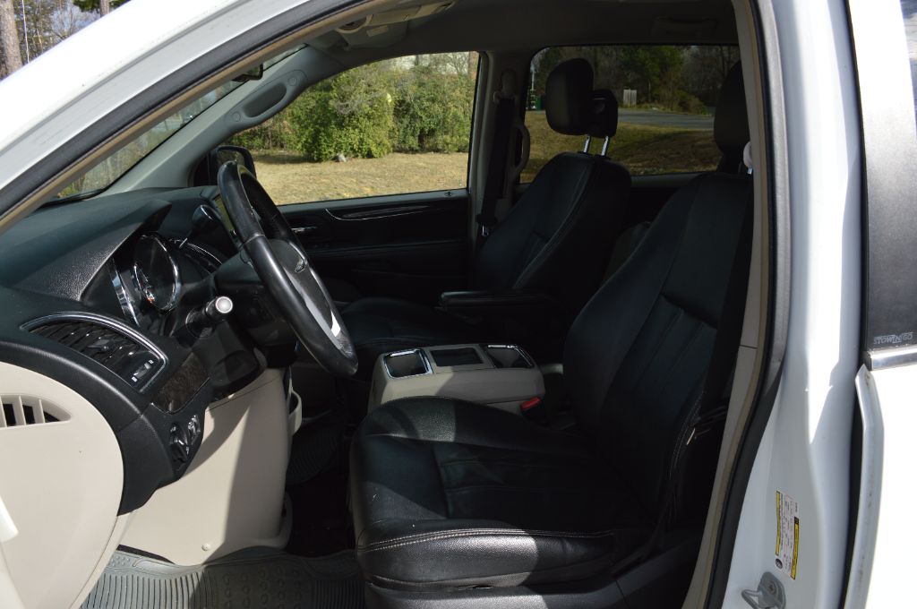 2014 Chrysler Town & Country Touring photo