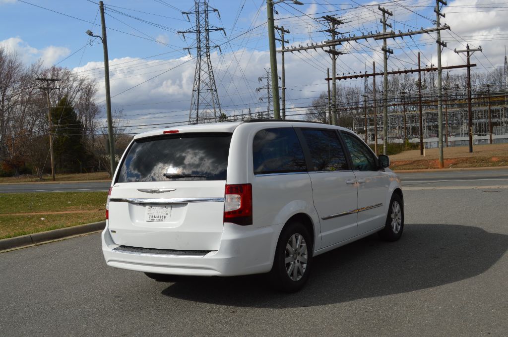 2014 Chrysler Town & Country Touring photo