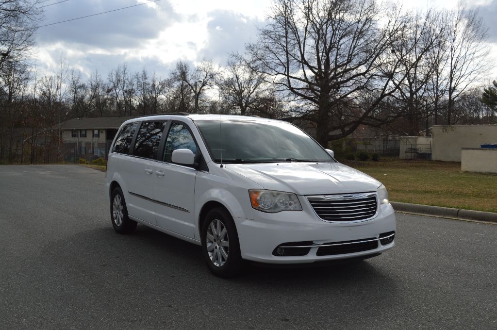 2014 Chrysler Town & Country Touring photo