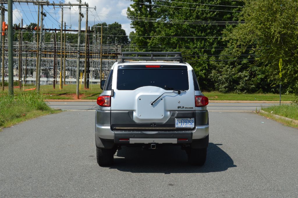 2007 Toyota FJ Cruiser - $11,000