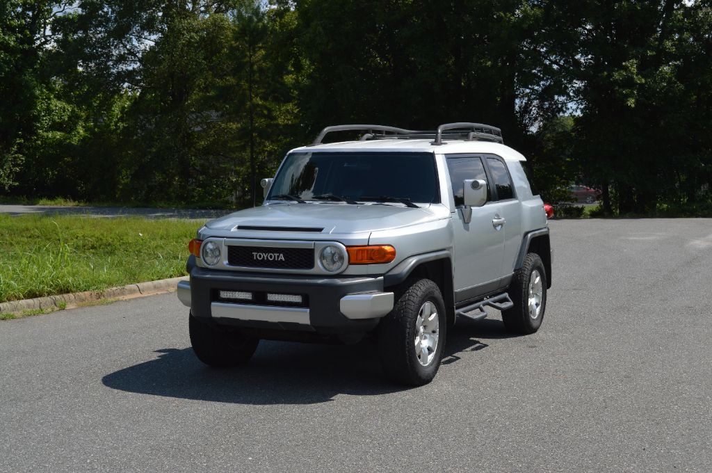 2007 Toyota FJ Cruiser - $11,000