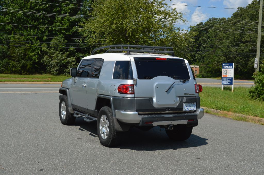 2007 Toyota FJ Cruiser - $11,000