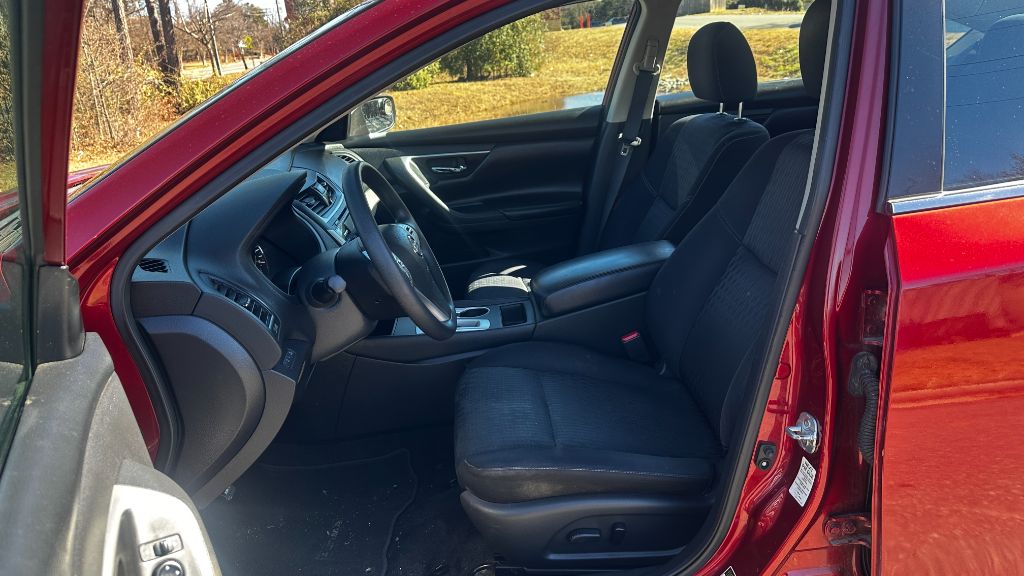 2016 Nissan Altima - $5,000