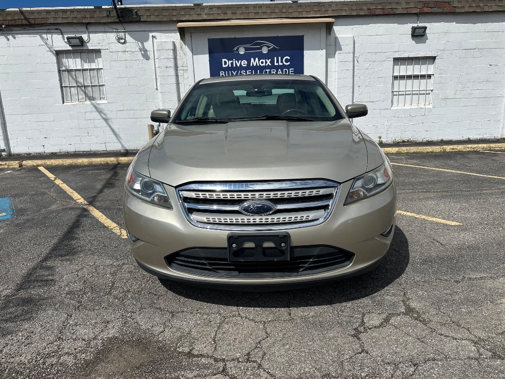 2010 Ford Taurus SEL photo