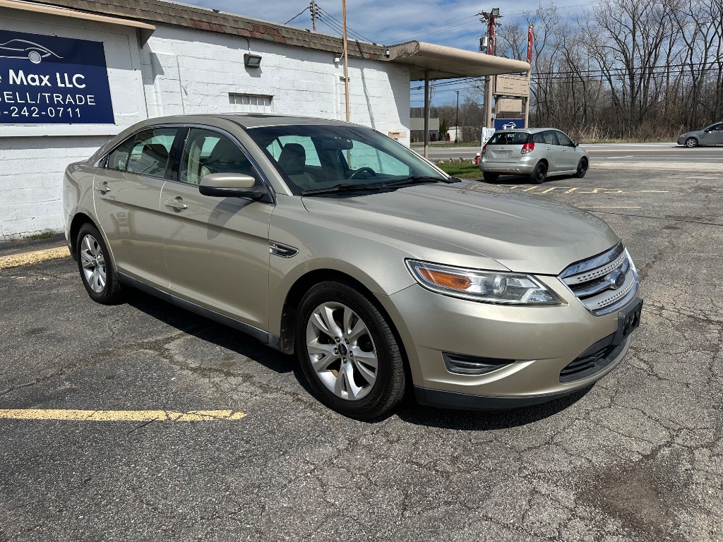2010 Ford Taurus SEL photo